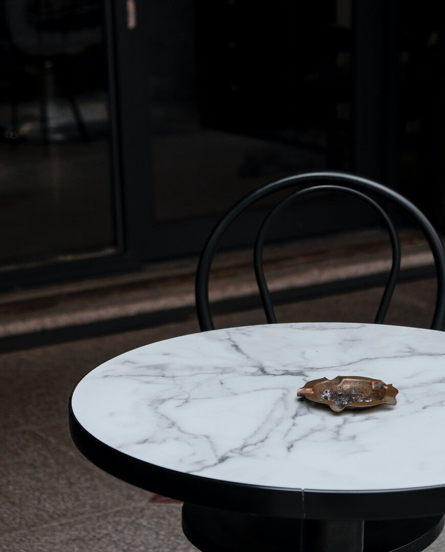 Classic Tethered Premium Table